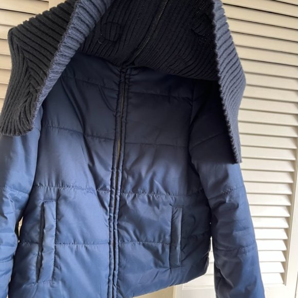 Women's Jacket - Picture 6 of 6